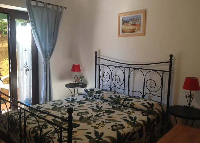 La Culla Dei Castelli Romani Bed and Breakfast 4*