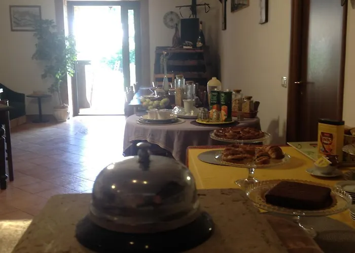 La Culla Dei Castelli Romani Bed and Breakfast 4*
