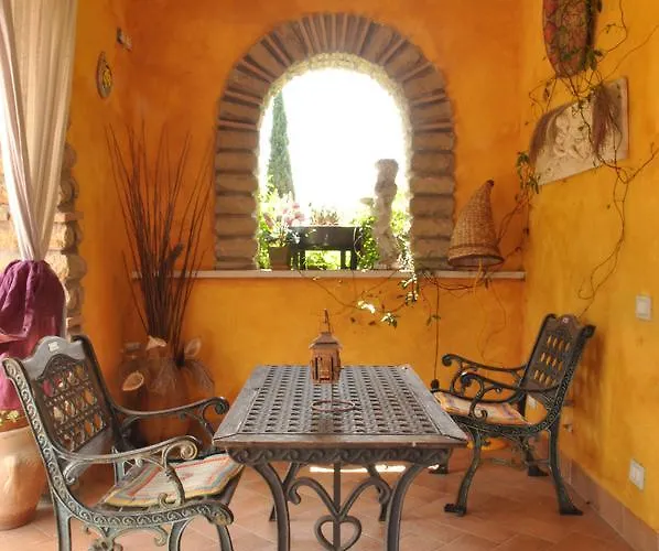 La Culla Dei Castelli Romani Bed and Breakfast 4*